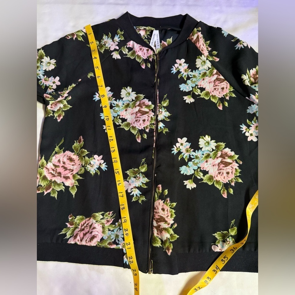 LIVE 4 TRUTH Black and Pink floral lightweight bomber jacket size M - Picture 13 of 13
